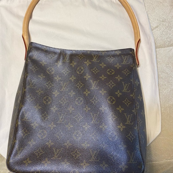 Louis Vuitton Looping GM - Picture 2 of 13